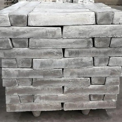 投げ、造ることのための明るい銀製の軽量のマグネシウムのインゴット99.98% 25kg